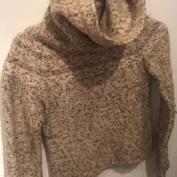 Super cute Gap knitted crop top turtleneck sweater very unique - Picture 3 of 3